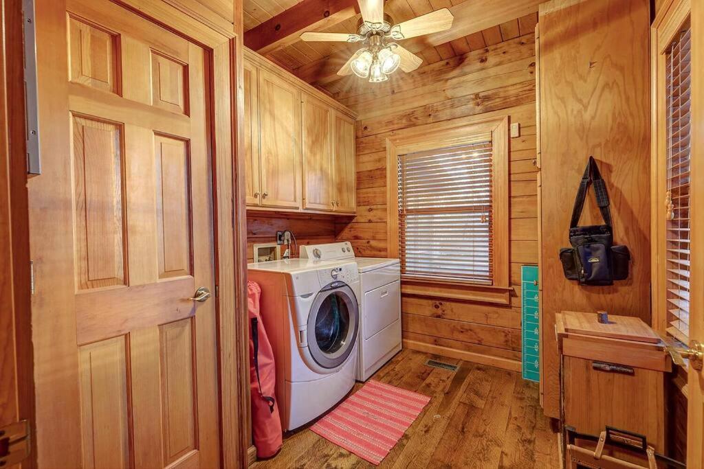 Blue Ridge Bliss- Spacious Cabin, Pets, Hot Tub! Buitenkant foto