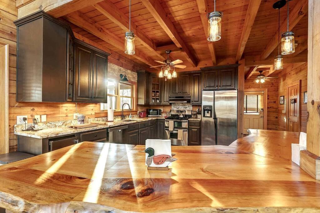 Blue Ridge Bliss- Spacious Cabin, Pets, Hot Tub! Buitenkant foto