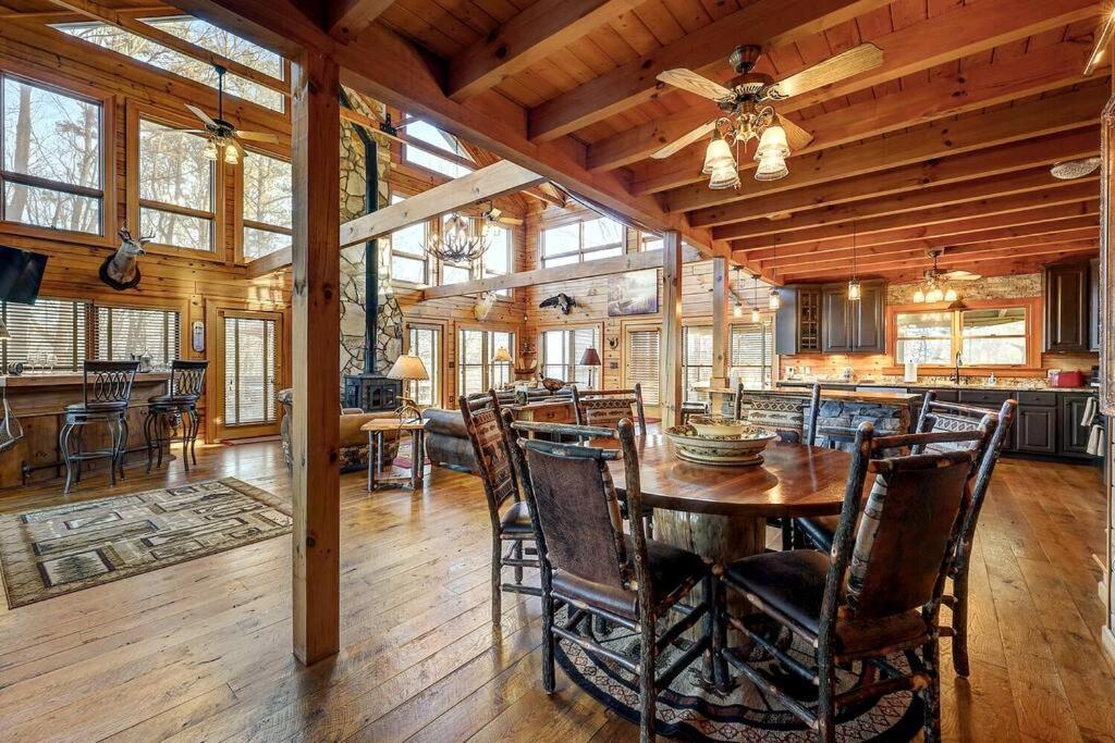 Blue Ridge Bliss- Spacious Cabin, Pets, Hot Tub! Buitenkant foto