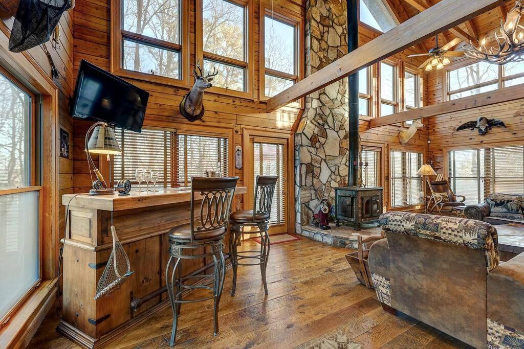Blue Ridge Bliss- Spacious Cabin, Pets, Hot Tub! Buitenkant foto